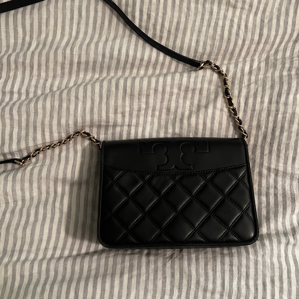 Shows wear- Tory Burch Savannah Combo Crossbody